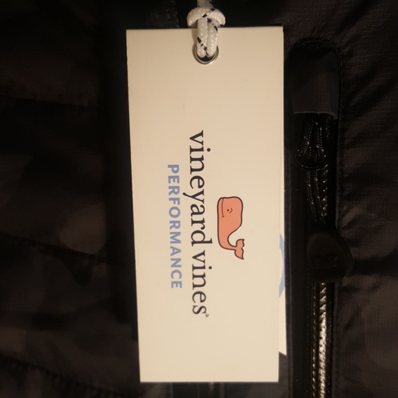 ⛔SOLD⛔ Vineyard Vines Camo Print Puffer Jacket - Picture 7 of 7